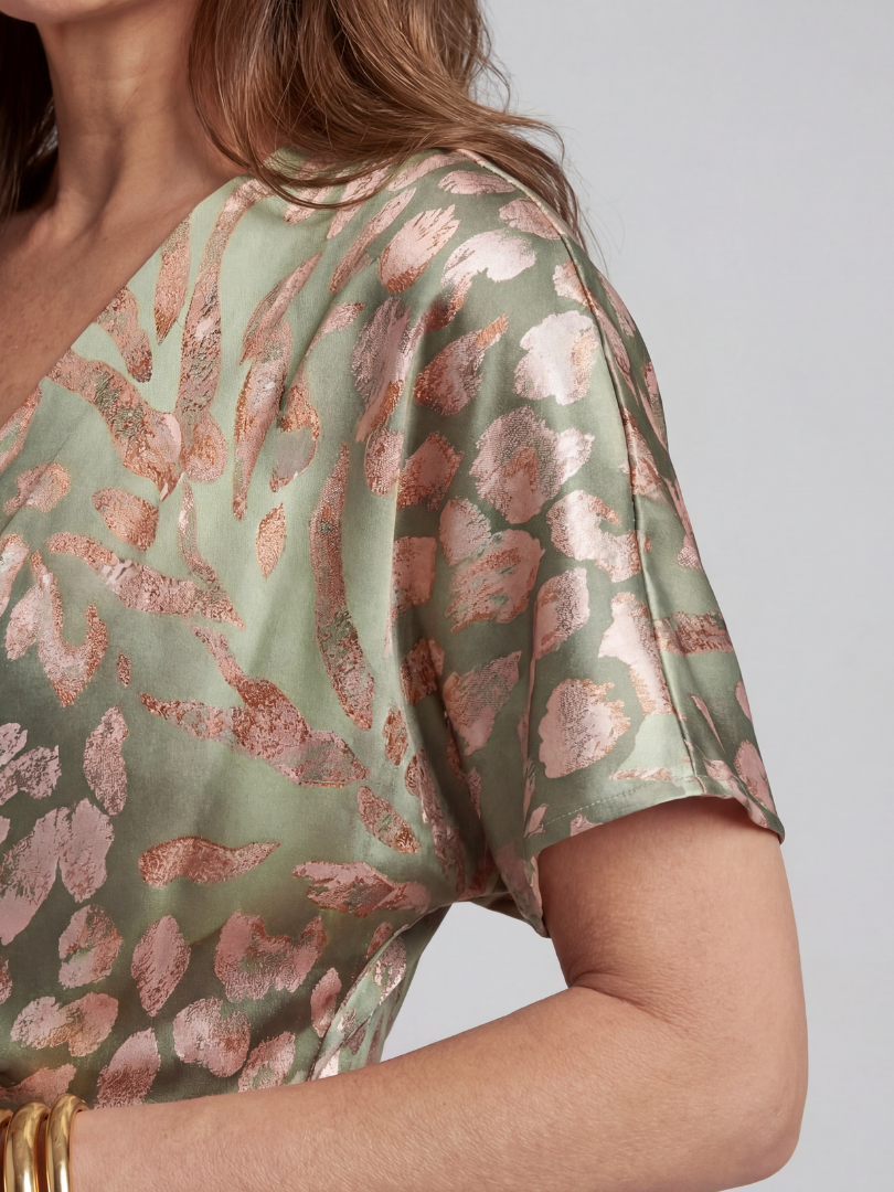 Ropa Midi con Estampado Abstracto y Escote en V con Cintura Torcida