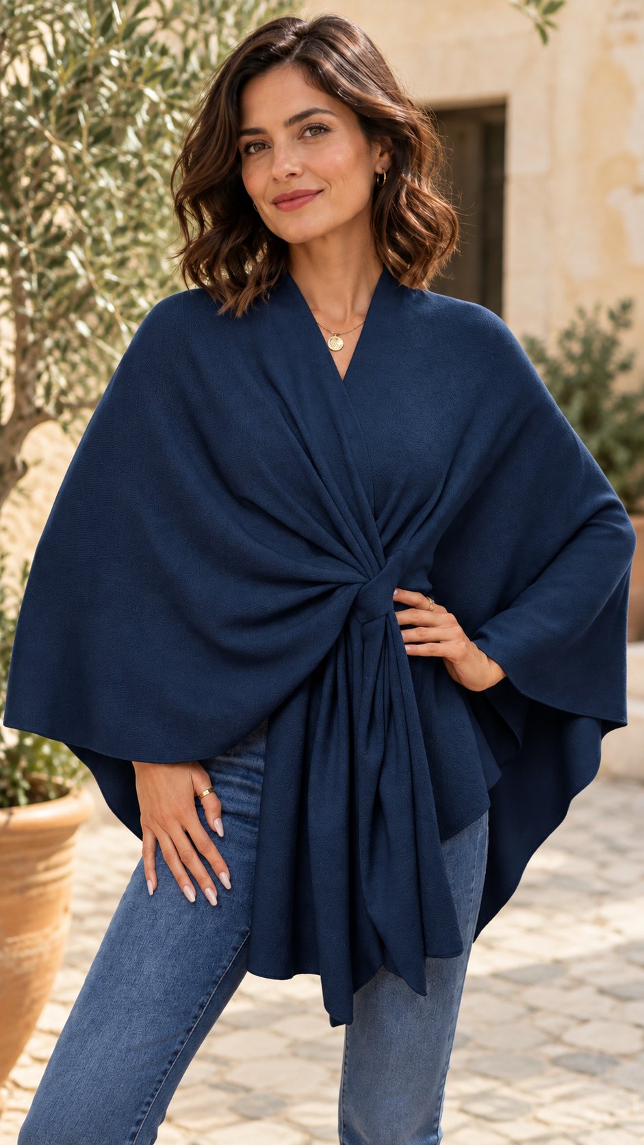 Maegan | Elegante chal tipo poncho con suave apertura frontal