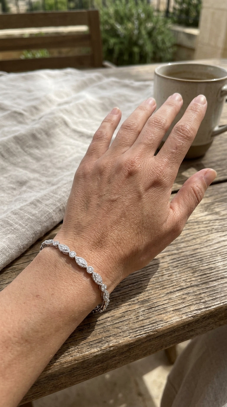 Pulsera elegante en oro con circonita