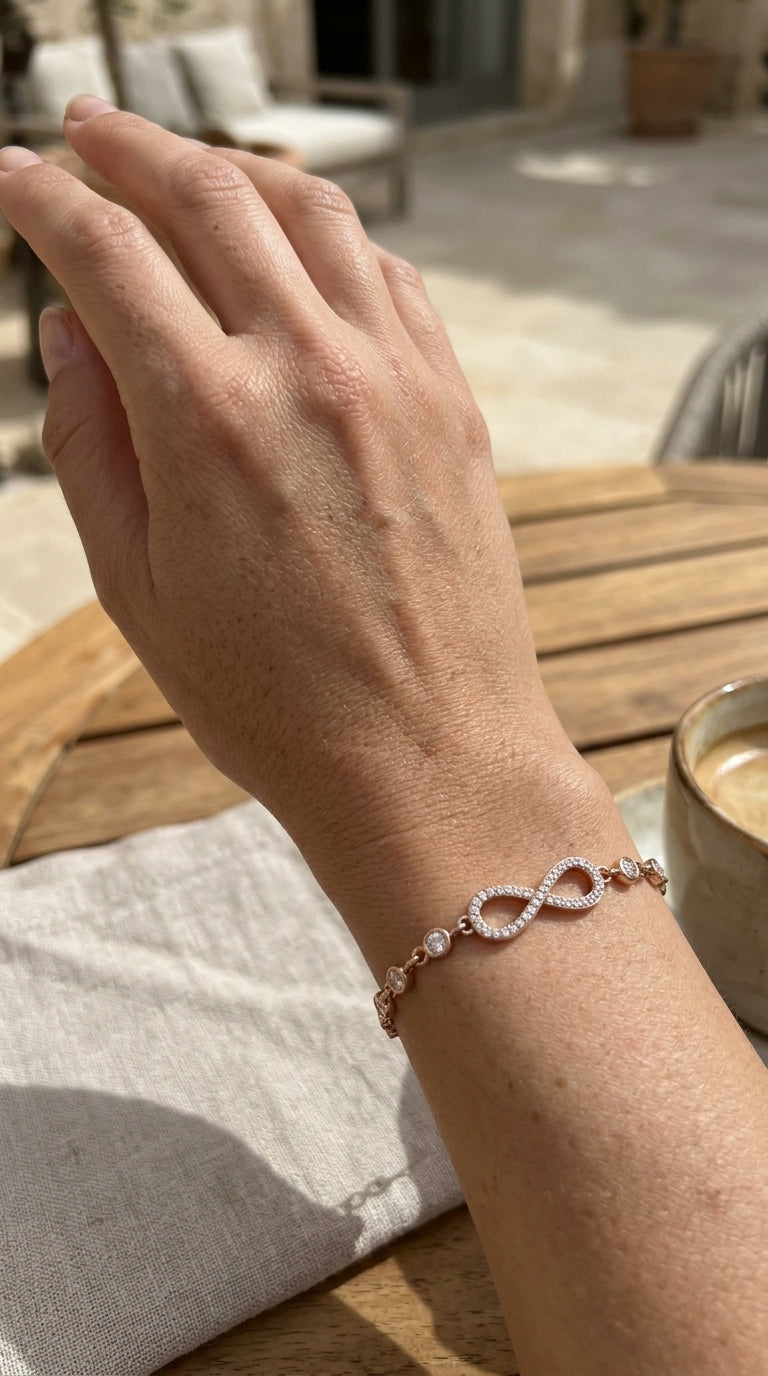 Pulsera ajustable chic en oro rosa con forma de infinito