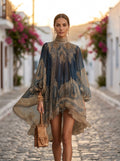 Marianna, mini vestido de gasa azul marino con estampado barroco dorado